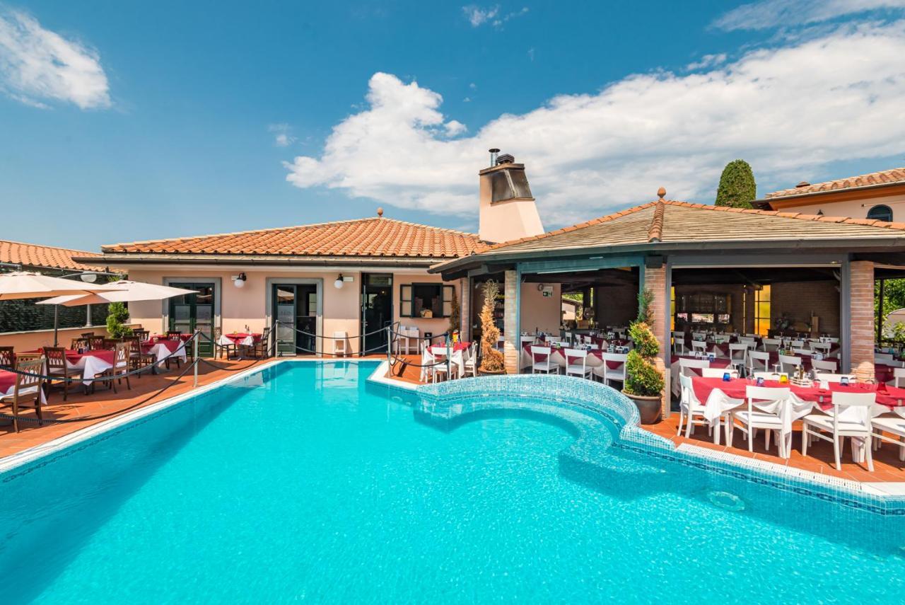 Hotel La Pietra Restaurant فوسدينوفو المظهر الخارجي الصورة